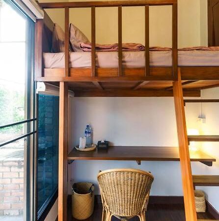 Solo - Fong Lee Cc Lampang Walking Street Apartment Exterior photo
