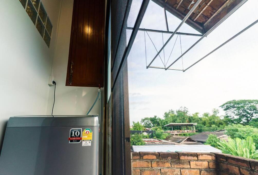 Solo - Fong Lee Cc Lampang Walking Street Apartment Exterior photo