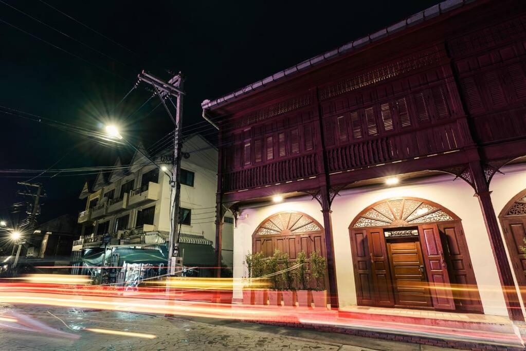 Solo - Fong Lee Cc Lampang Walking Street Apartment Exterior photo